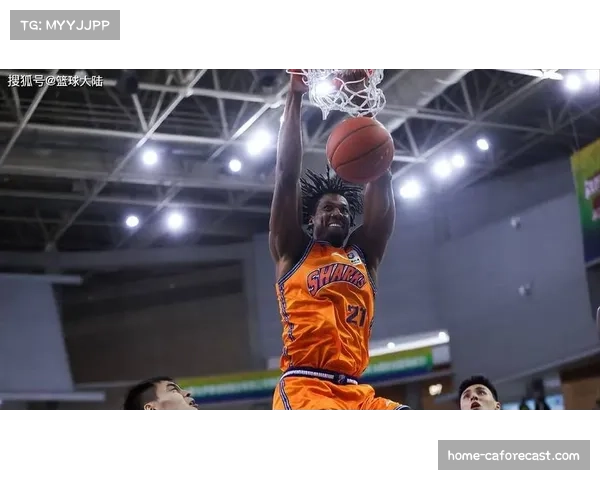 上海外援洛夫顿怀特塞德伤缺 季后赛攻防体系面临考验